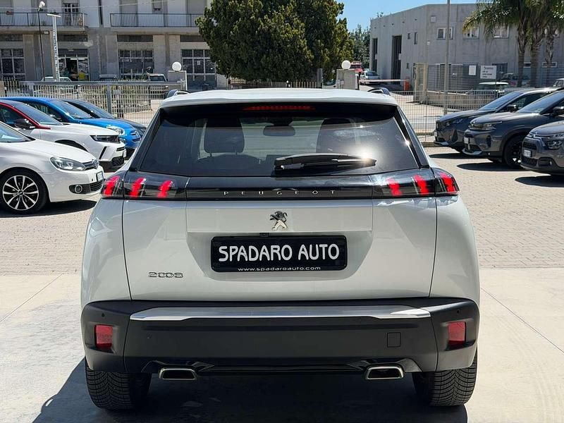 Usata Peugeot 2008 Allure 131 CV (96 kW) 2022 Bianco SUV
