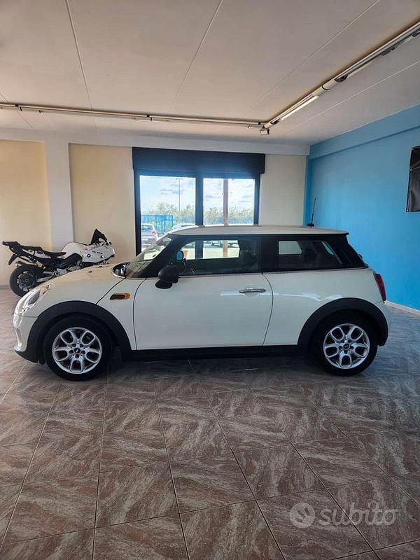 Usata Mini One D Hype 116 CV (85 kW) 2017 Beige Utilitaria