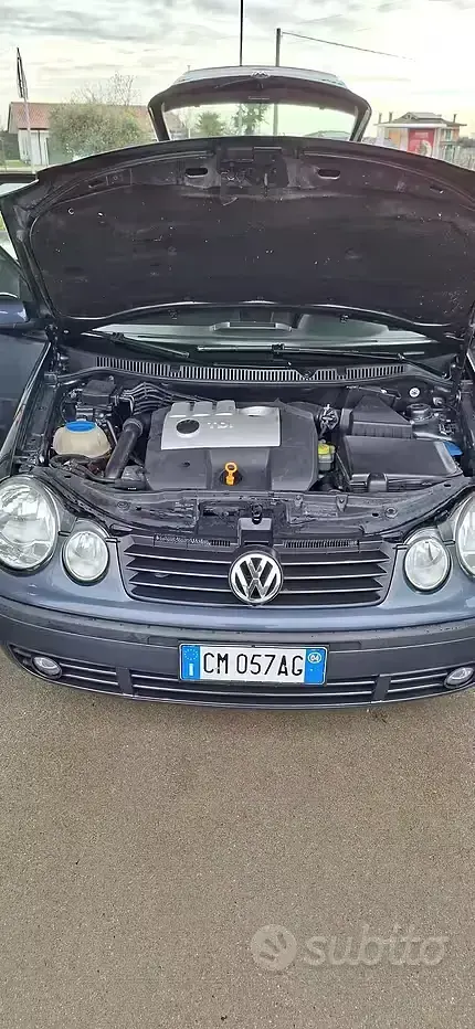 Usata VW Polo 75 CV (55 kW) 2004 Grigio Berlina