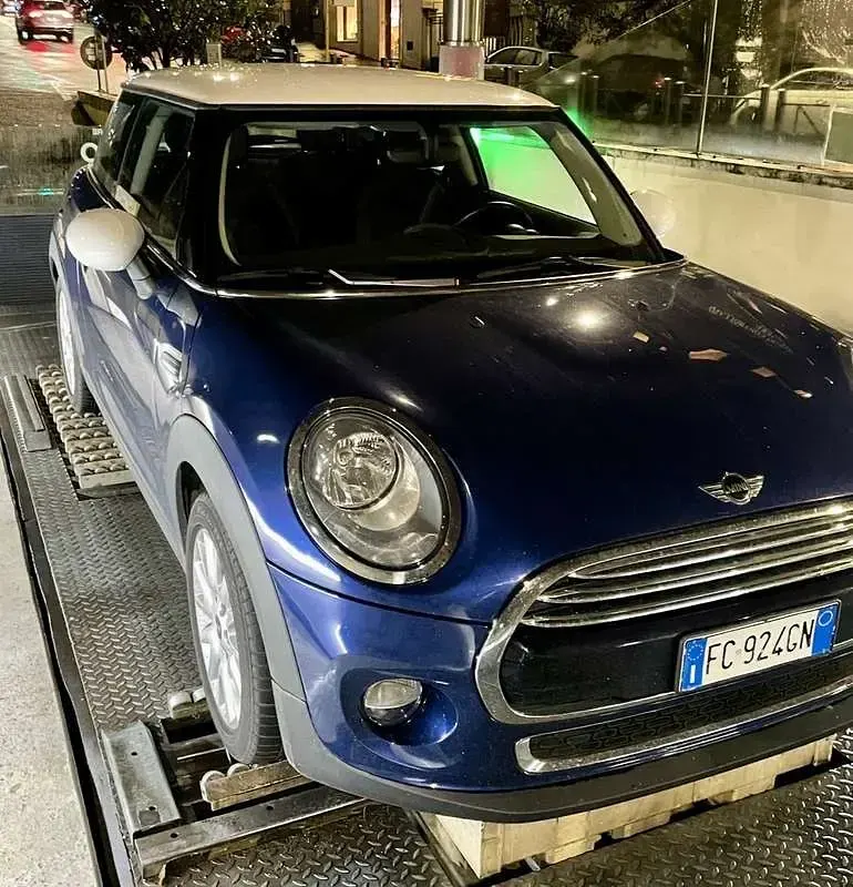 Usata Mini Cooper D 116 CV (85 kW) 2015 Bluazzurro Utilitaria