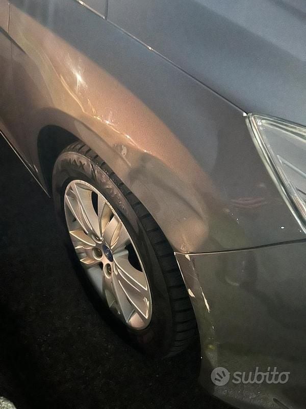 Usata Ford Focus 2012 Grigio Station wagon