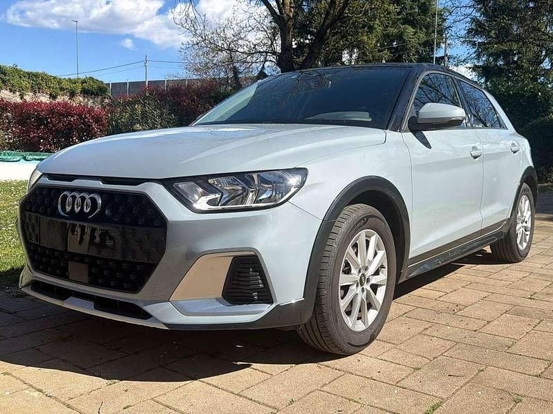 Usata Audi A1 Ambiente 110 CV (80 kW) 2022 Grigio SUV