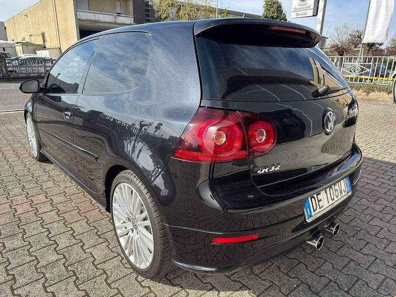 Usata VW Golf IV R 250 CV (183 kW) 2006 Black magic Berlina