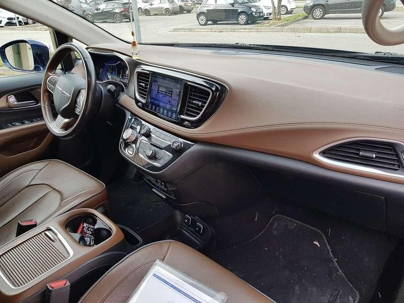 Usata Chrysler Pacifica Limited 287 CV (211 kW) 2018 Blu/azzurro Monovolume