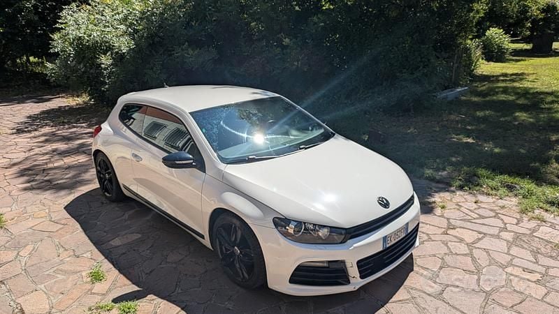 Usata VW Scirocco 122 CV (89 kW) 2011 Bianco Coupé