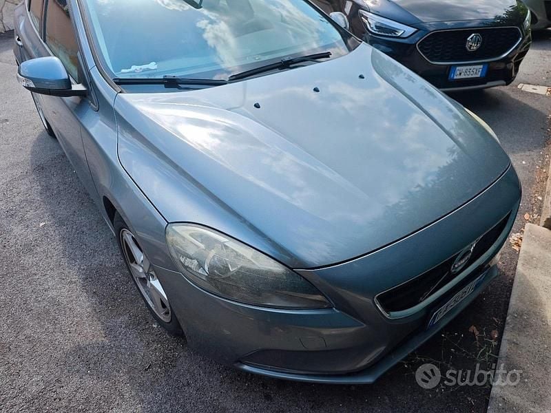 Usata Volvo V40 R-Design 120 CV (88 kW) 2015 Grigio Berlina