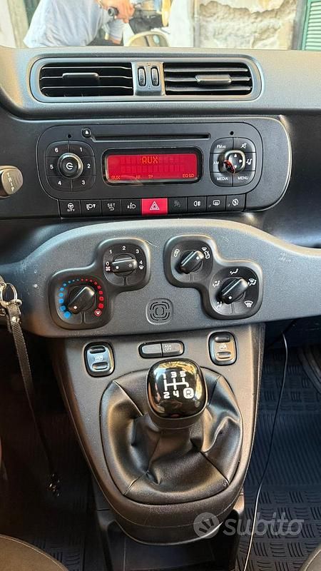 Usata Fiat Panda Lounge 69 CV (50 kW) 2017 Grigio Utilitaria