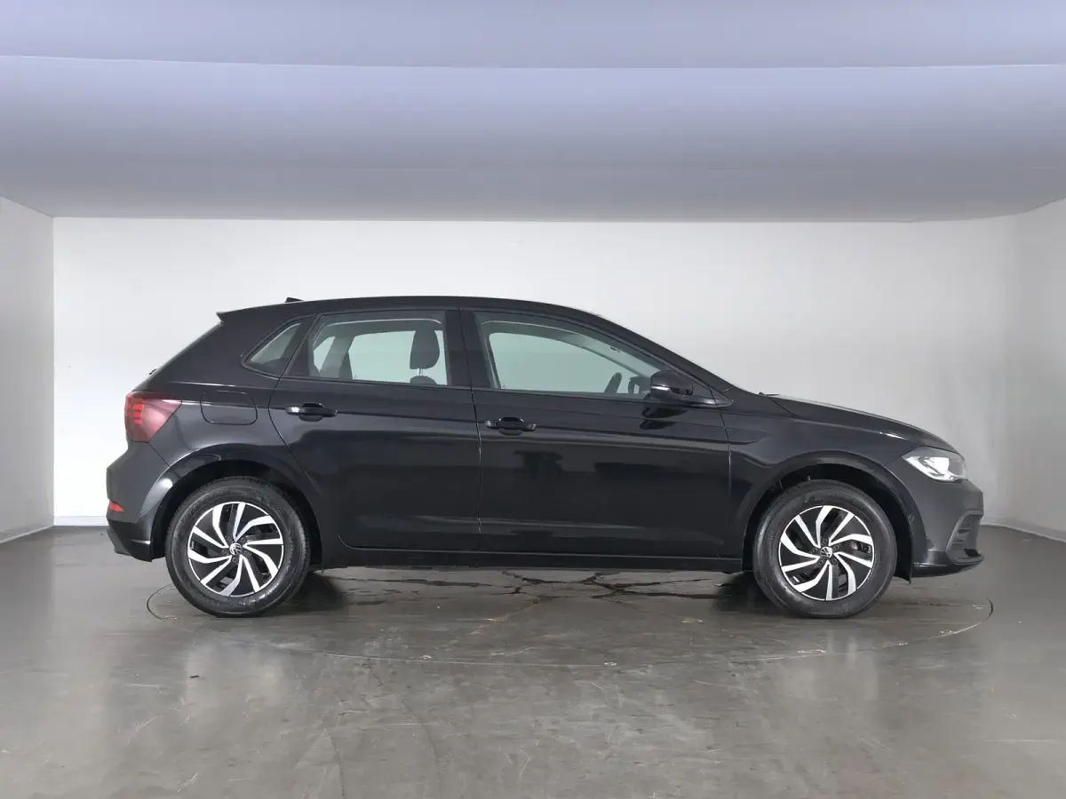 Begagnad VW Polo Life 95 HK (69 kW) 2025 Svart Halvkombi