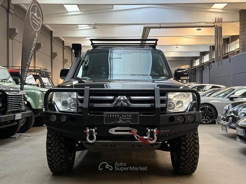 Usata Mitsubishi Pajero Instyle 250 CV (183 kW) 2010 Nero metallizzato SUV