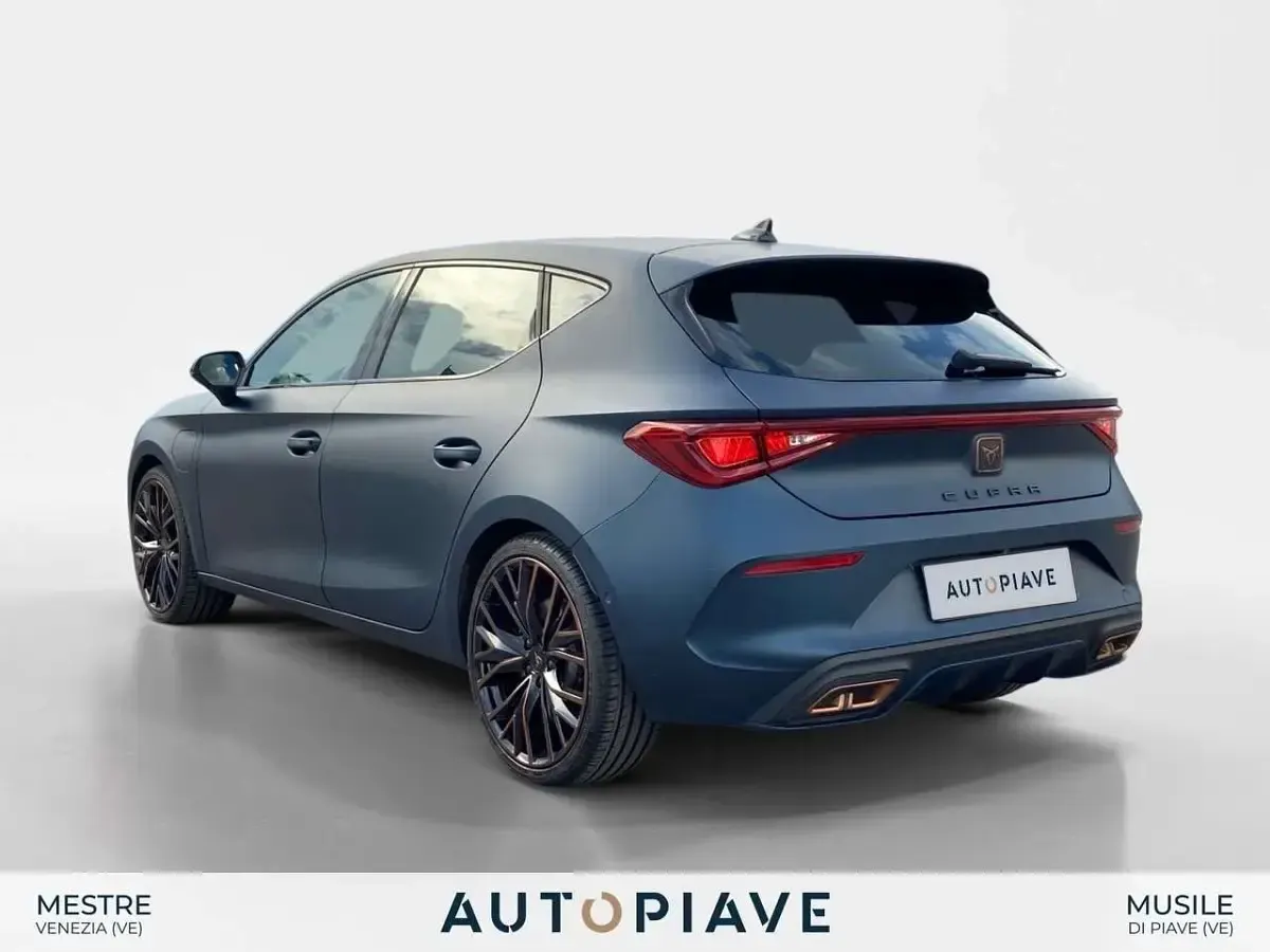 Usata Cupra Leon VZ1 245 CV (180 kW) 2021 Blu/azzurro Berlina