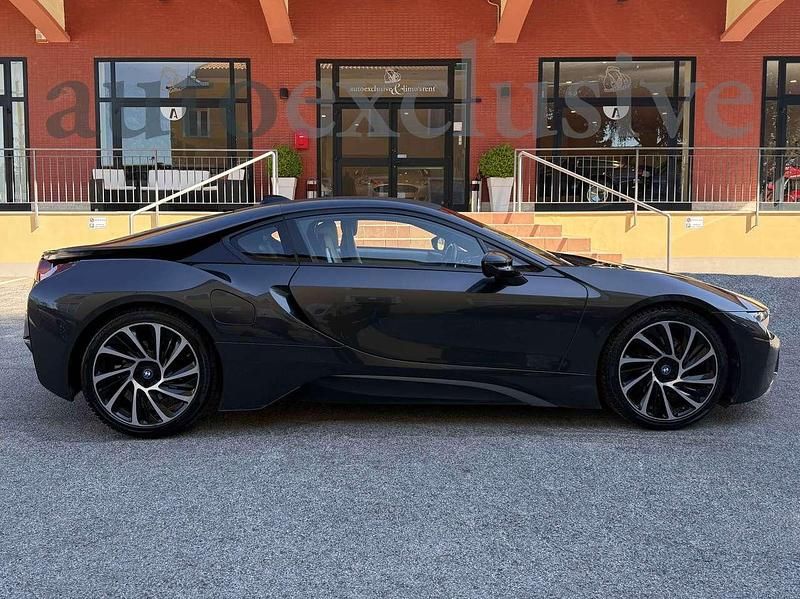 Usata BMW i8 Efficient Dynamics 231 CV (169 kW) 2014 Grigio Coupé