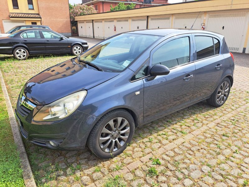 Blu Usata 2010 Opel Corsa Enjoy Due volumi | 1900 € (Ottimo prezzo) - Immagine 1/4