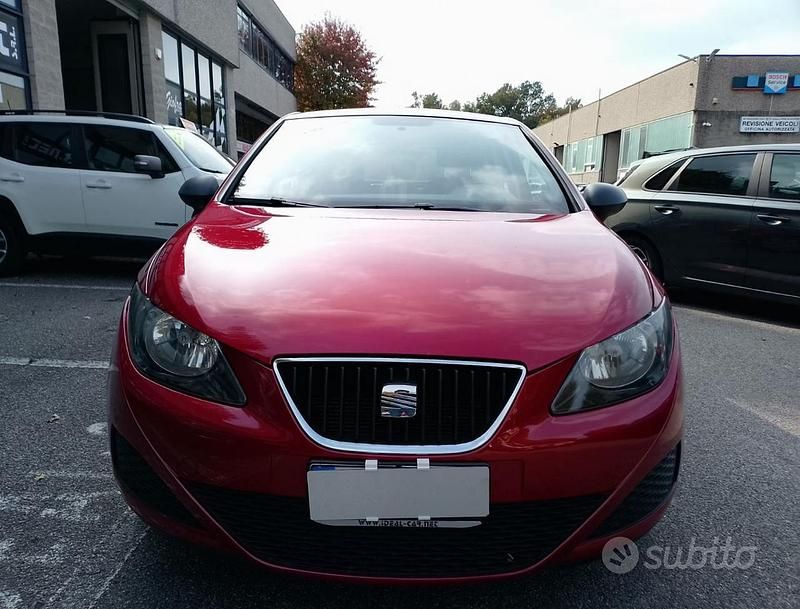 Occasion Seat Ibiza Style 69 PK (50 kW) 2011 Rood Sedan