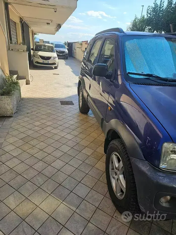 Usata Daihatsu Terios 83 CV (61 kW) 2003 Bluazzurro SUV