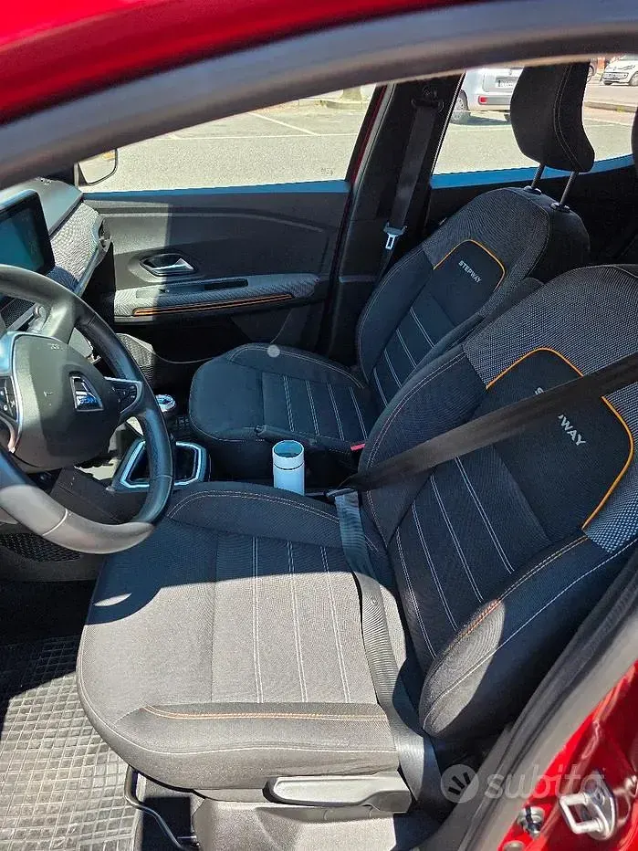 Usata Dacia Sandero Comfort 101 CV (74 kW) 2021 Berlina