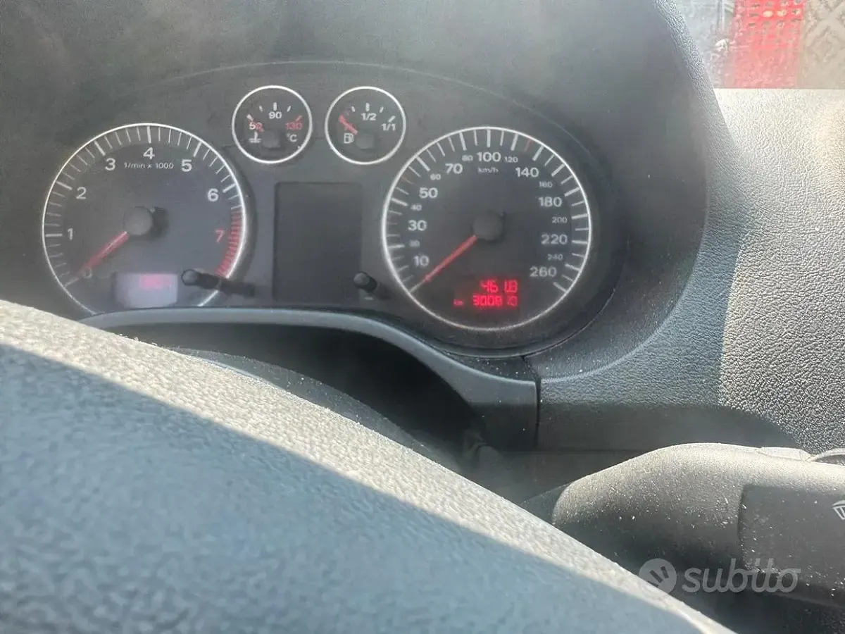 Usata Audi A3 102 CV (75 kW) 2005 Rosso Utilitaria