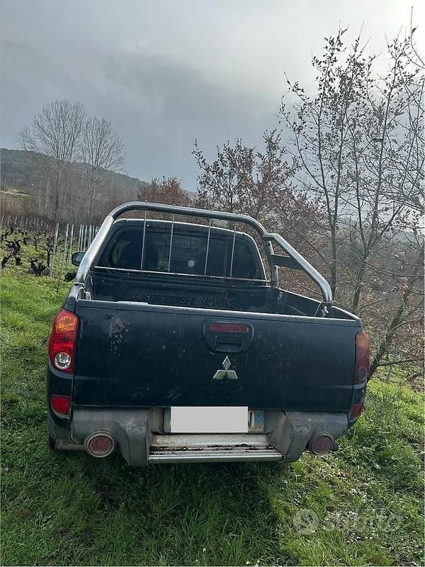 Usata Mitsubishi L200 136 CV (100 kW) 2006 Nero Pick-up