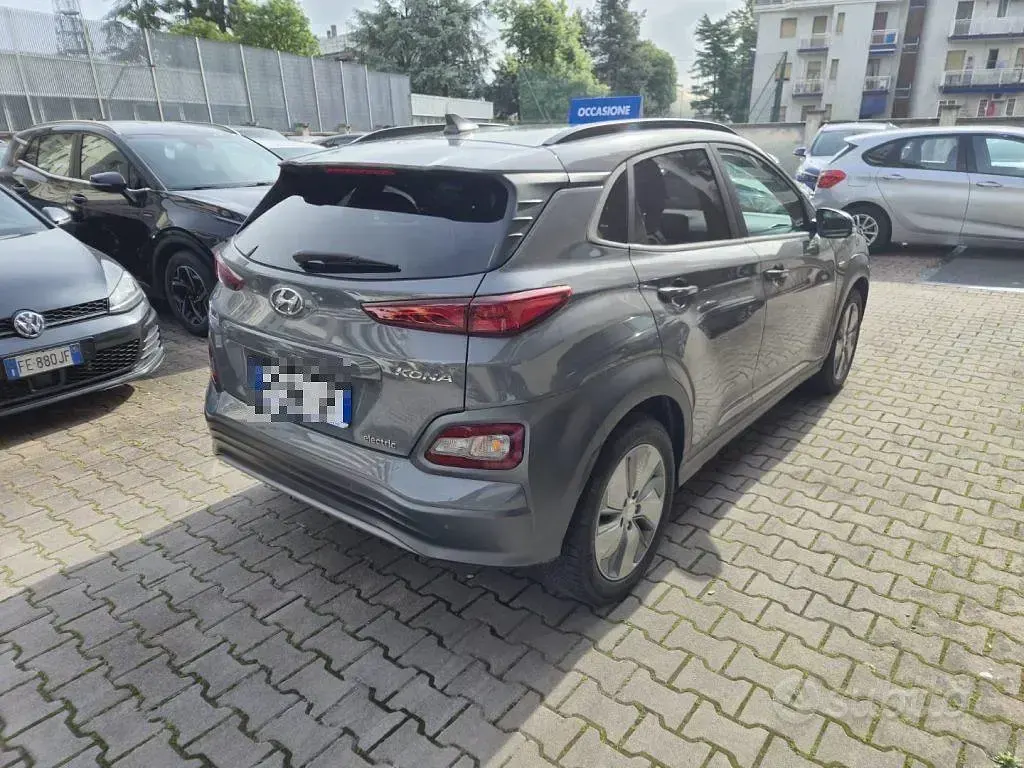 Käytetty Hyundai Kona XPrime 27 kW (38 HP) 2020 Harmaa Katumaasturi