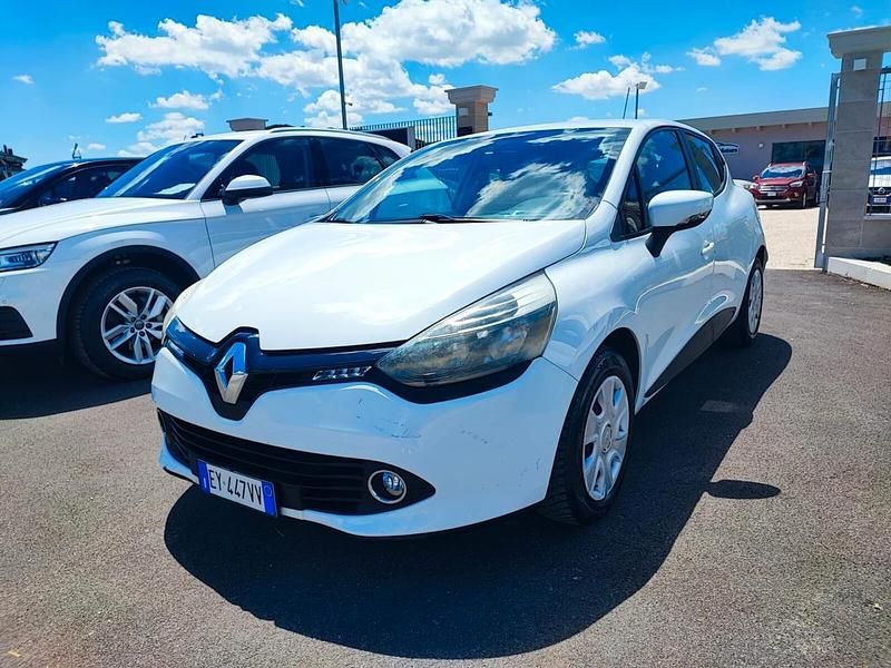 Usata Renault Clio IV 72 CV (52 kW) 2013 Bianco Berlina