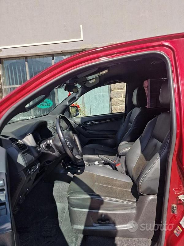 Usata Isuzu D-Max 163 CV (119 kW) 2019 Bordeaux(met.) Pick-up