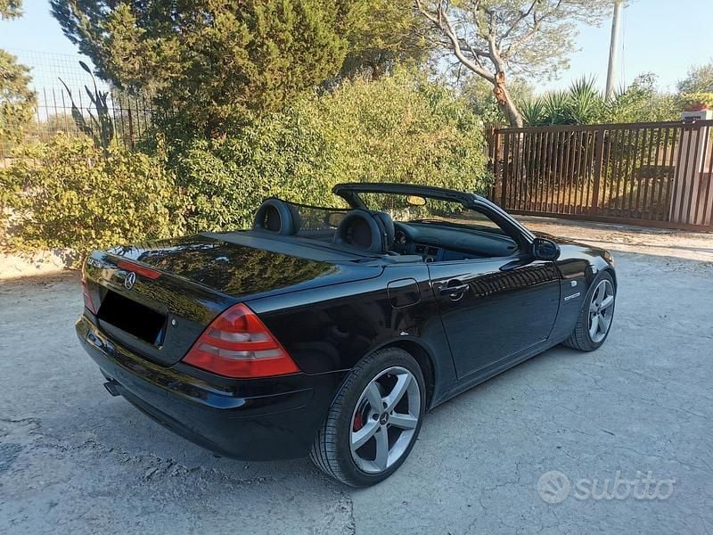 Usata Mercedes SLK230 193 CV (141 kW) 1998 Nero Cabrio