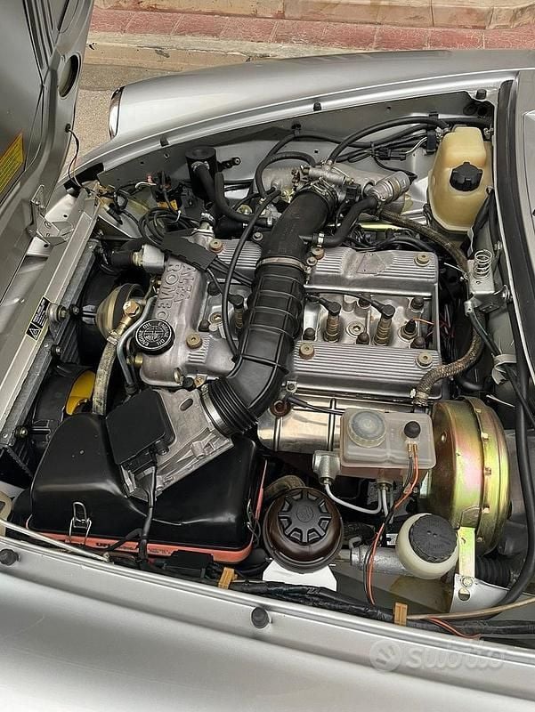 Usata Alfa Romeo Spider 117 CV (86 kW) 1992 Grigio Cabrio