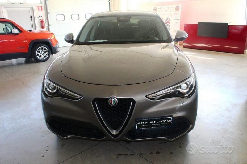 Usata Alfa Romeo Stelvio 280 CV (205 kW) 2017 Grigio SUV