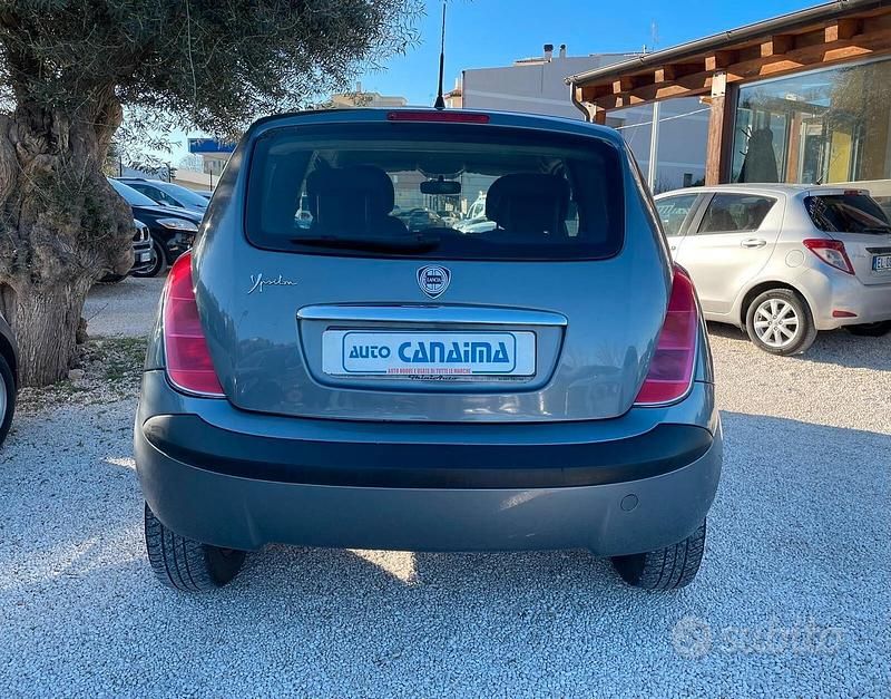 Usata Lancia Ypsilon 59 CV (43 kW) 2006 Grigio Utilitaria