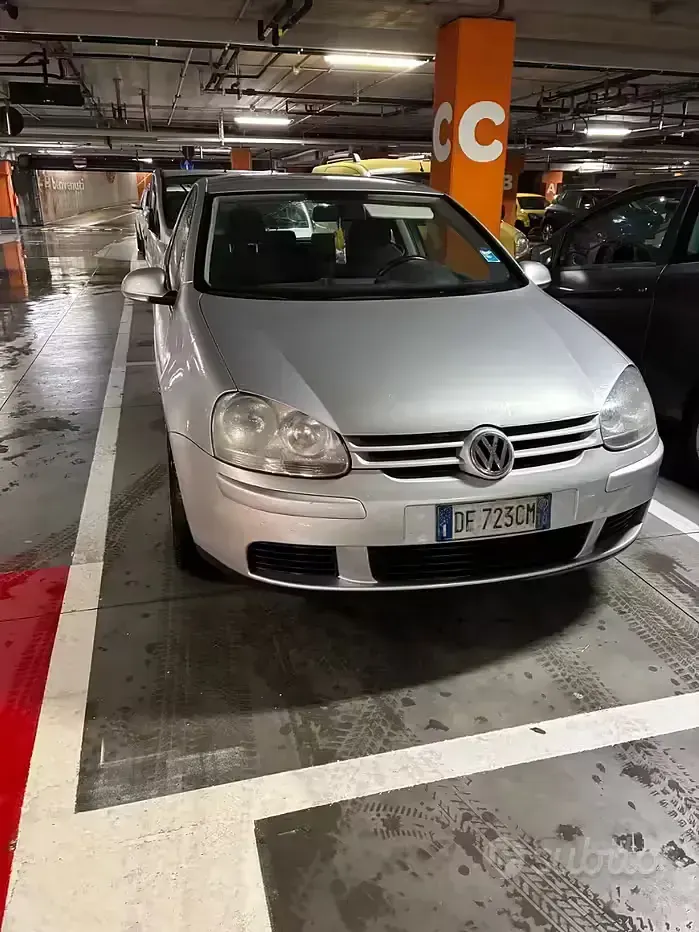 Usata VW Golf V 102 CV (75 kW) 2007 Grigio Berlina