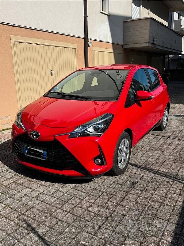 Usata Toyota Yaris 2018 Rosso Berlina