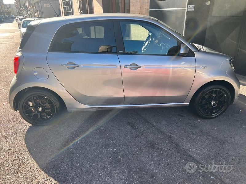 Usata Smart ForFour 2023 Grigio Utilitaria
