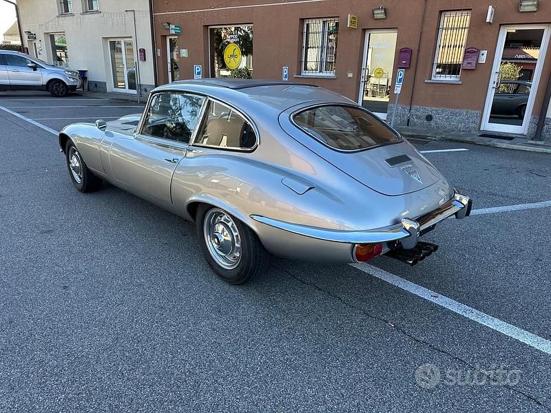 Usata Jaguar E-Type 272 CV (200 kW) 1970 Grigio Coupé