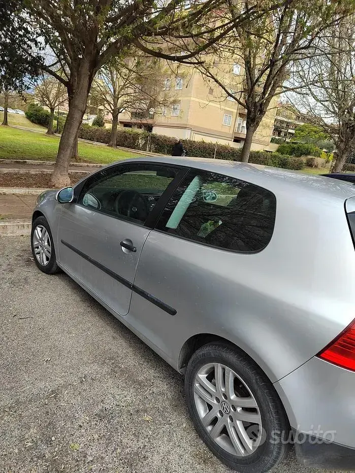 Usata VW Golf V 105 CV (77 kW) 2007 Grigio Berlina