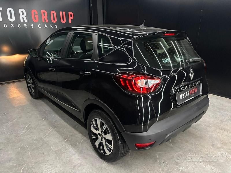 Usata Renault Captur 90 CV (66 kW) 2019 Nero SUV