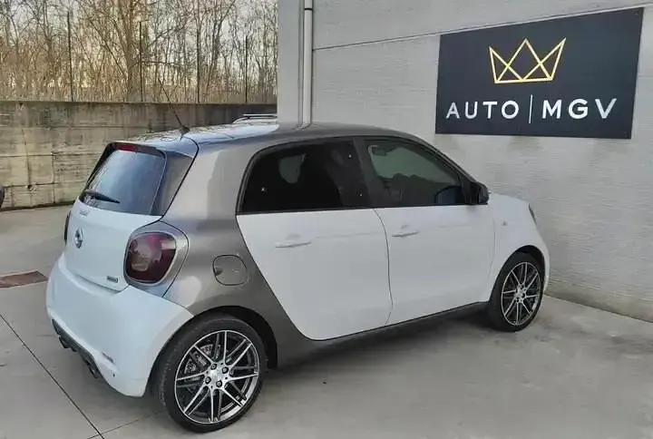 Usata Smart ForFour Brabus 108 CV (79 kW) 2016 Bianco Utilitaria