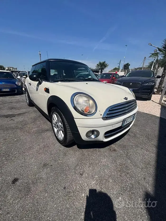 Usata Mini Cooper D 109 CV (80 kW) 2009 Utilitaria