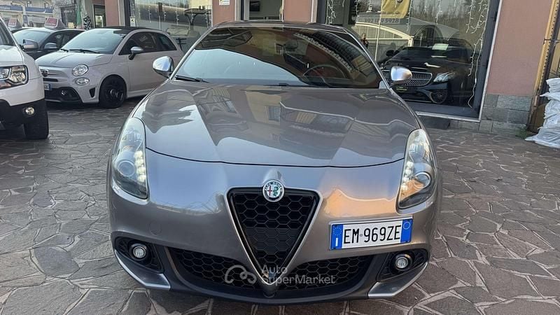 Grigio Usata 2012 Alfa Romeo Giulietta Exclusive Tre volumi | 6200 € (Super prezzo) - Immagine 1/4