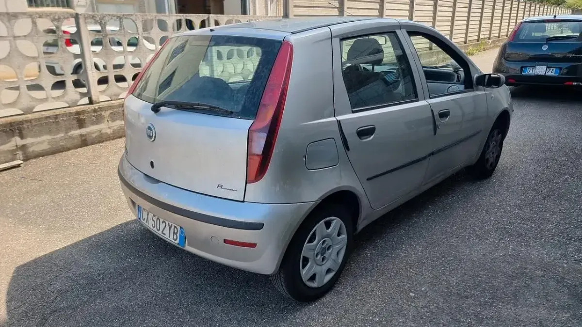 Usata Fiat Punto Active 60 CV (44 kW) 2005 Argento Utilitaria