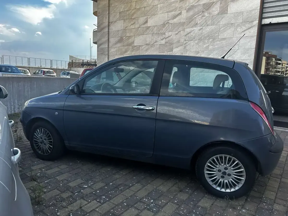 Usata Lancia Ypsilon 60 CV (44 kW) 2004 Other Utilitaria