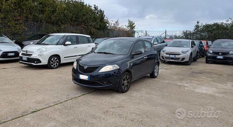 Usata Lancia Ypsilon 69 CV (50 kW) 2019 Nero Utilitaria