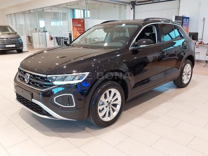 Deep black perlato Usata 2024 VW T-Roc Life SUV | 27.800 € (Buon prezzo) - Immagine 1/4