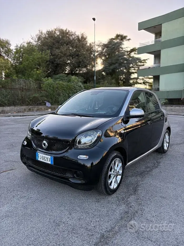 Usata Smart ForFour 71 CV (52 kW) 2017 Nero Utilitaria