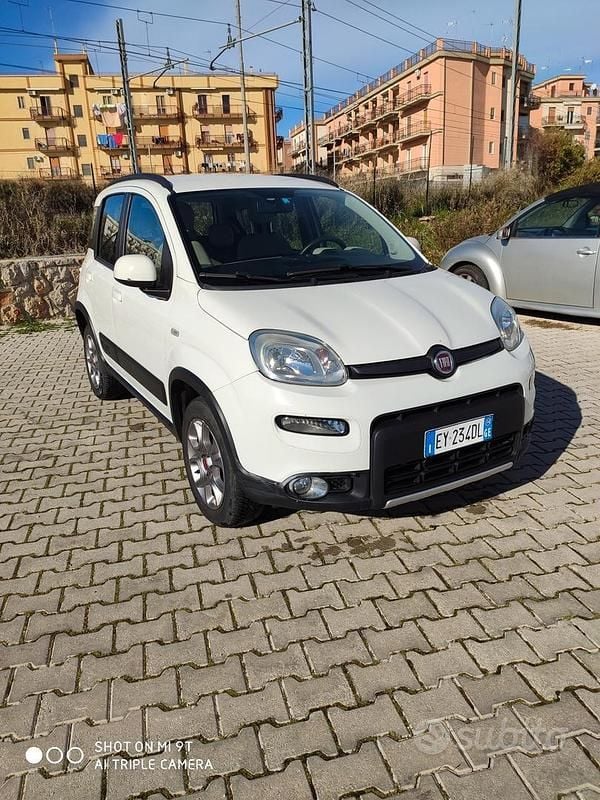 Usata Fiat Panda 4x4 S 75 CV (55 kW) 2014 Bianco Utilitaria