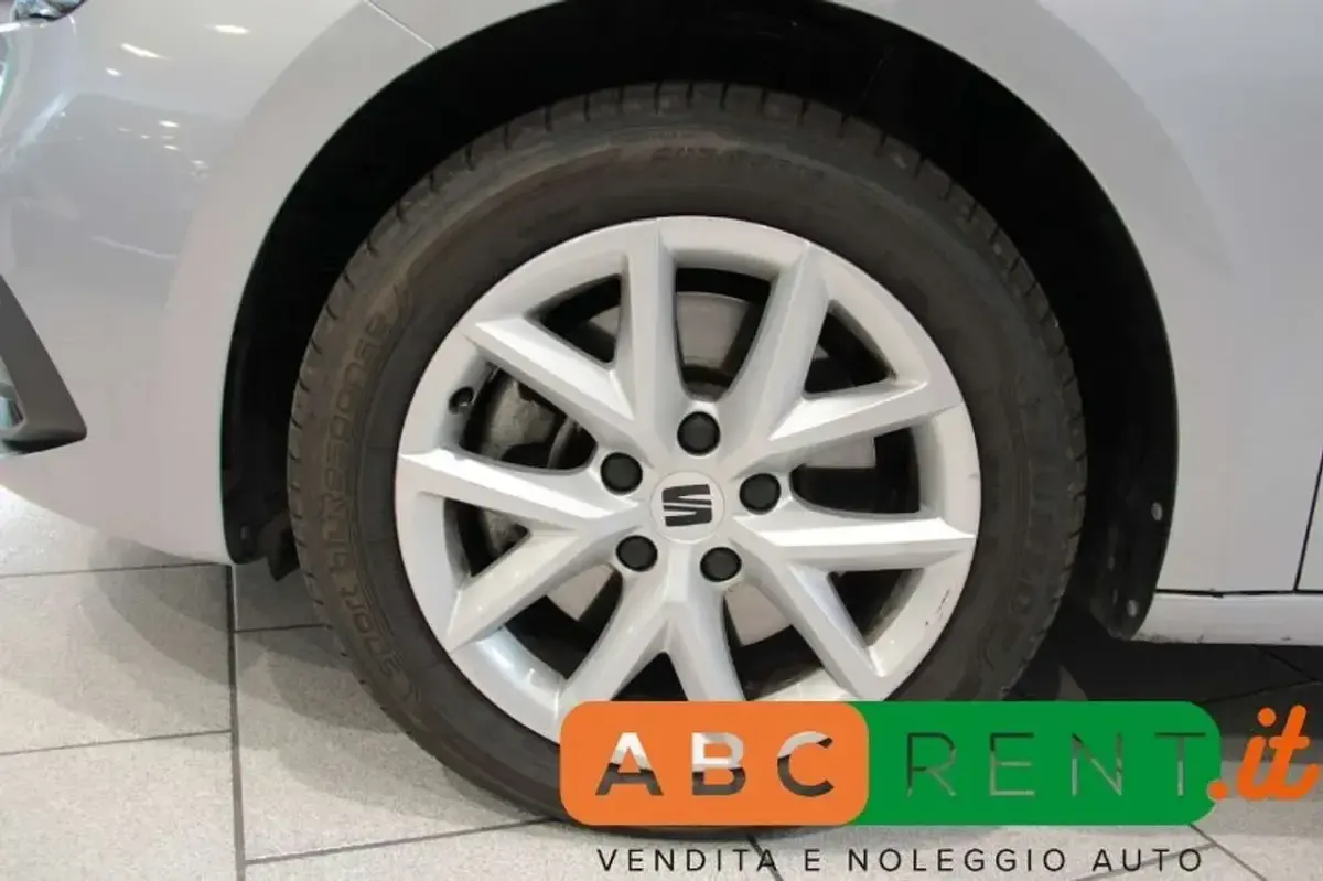 Usata Seat Leon Style 150 CV (110 kW) 2021 Argento Station wagon