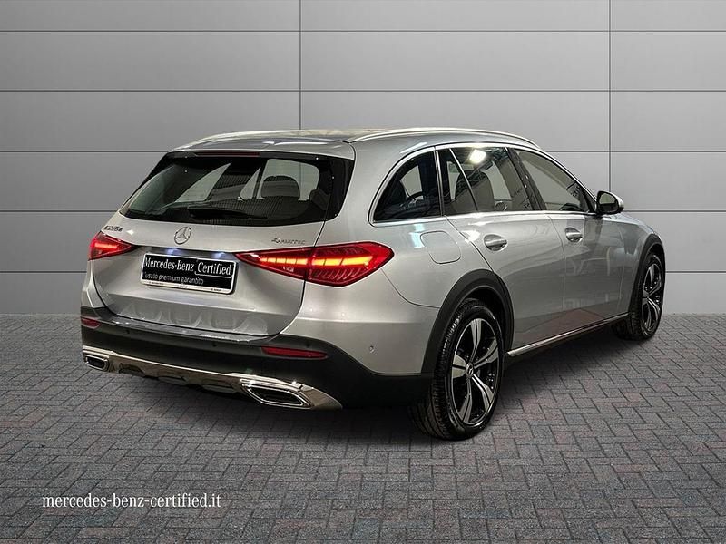 Usata Mercedes 220 Premium 200 CV (147 kW) 2023 Grigio chiaro metallizzato Station wagon