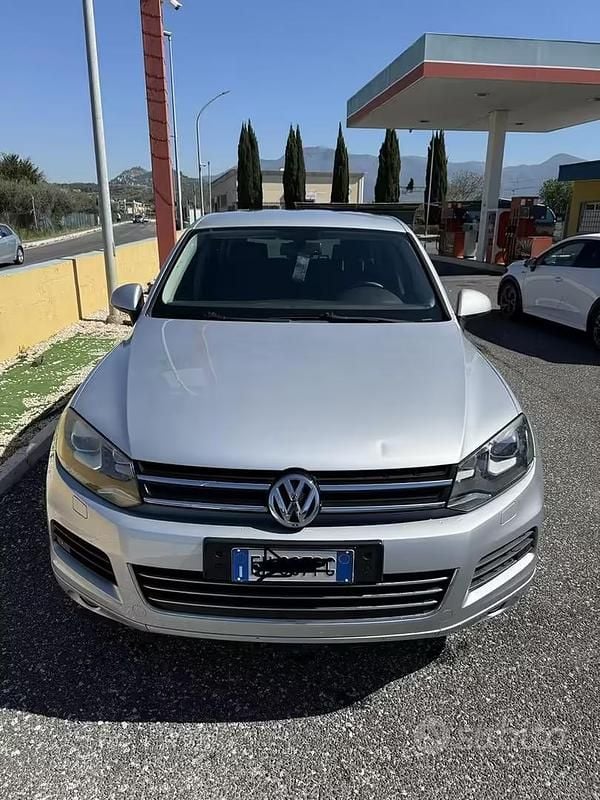 Usata VW Touareg 245 CV (180 kW) 2011 Grigio SUV