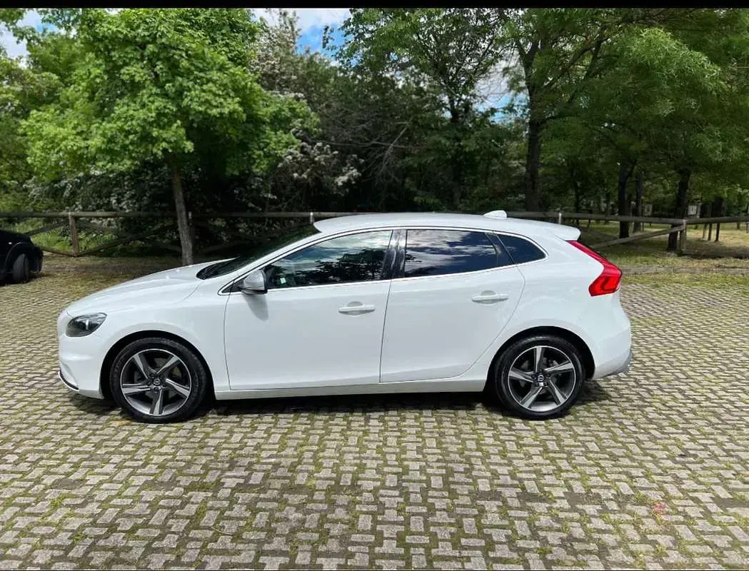 Usata Volvo V40 R-Design Momentum 114 CV (83 kW) 2014 Berlina