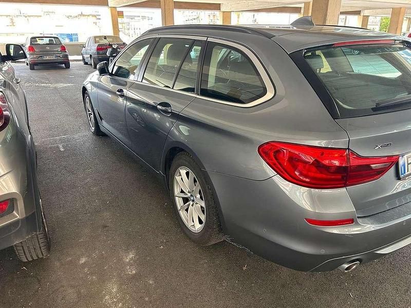 Usata BMW 520 Comfort Edition 190 CV (139 kW) 2019 Argento Station wagon