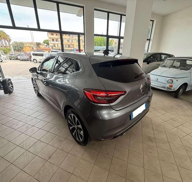 Usata Renault Clio V Techno 91 CV (66 kW) 2024 Argento Berlina