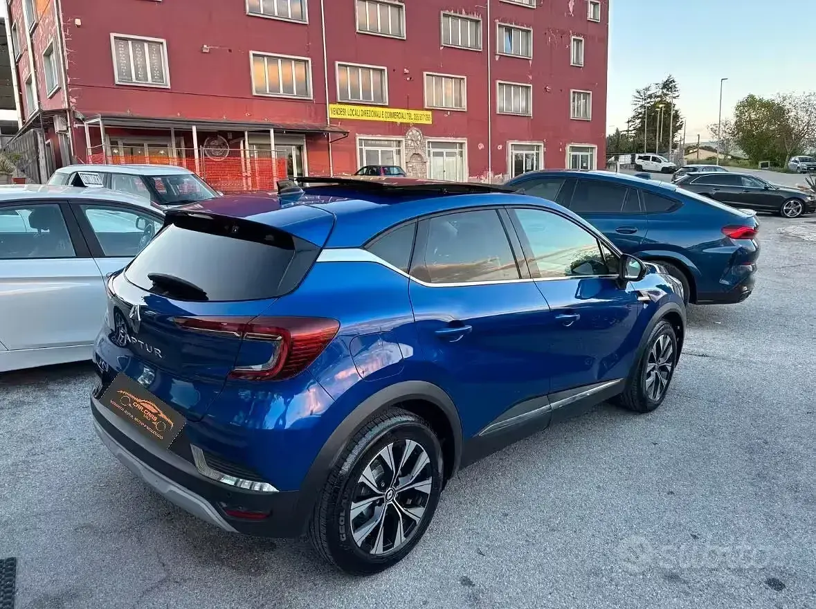 Usata Renault Captur 101 CV (74 kW) 2023 Blu SUV